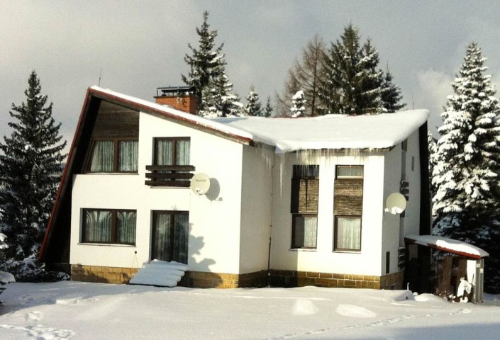 Chata na Skalce v zimě